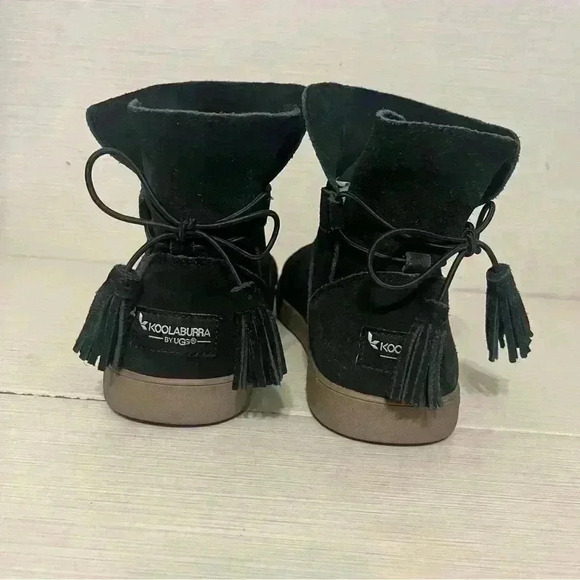 Koolaburra by UGG Skyller Suede Ankle Boot - Picture 9 of 10